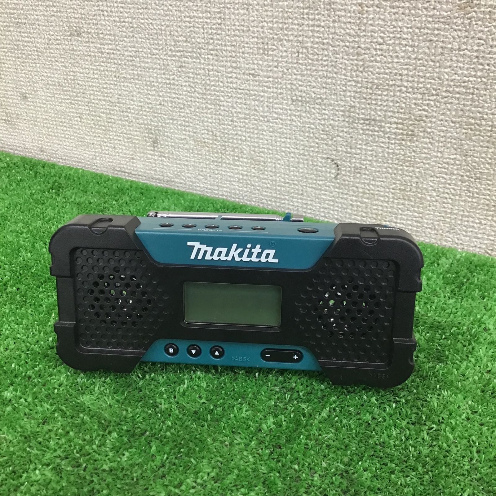 中古品】マキタ/makita コードレスラジオ MR051 本体のみ 【鴻巣店】 - メルカリ