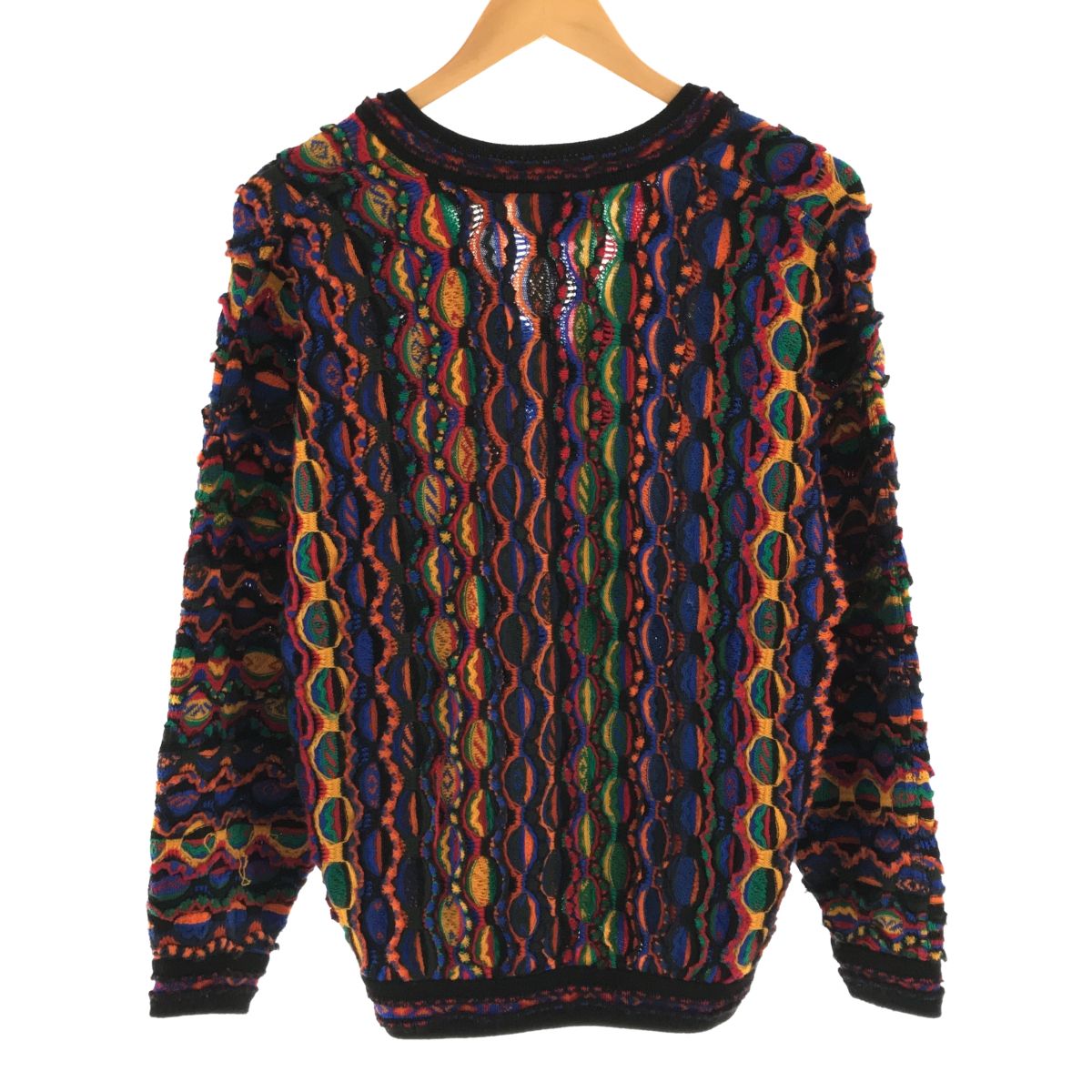 クージー マルチカラー 3Dニット セーター - メルカリ