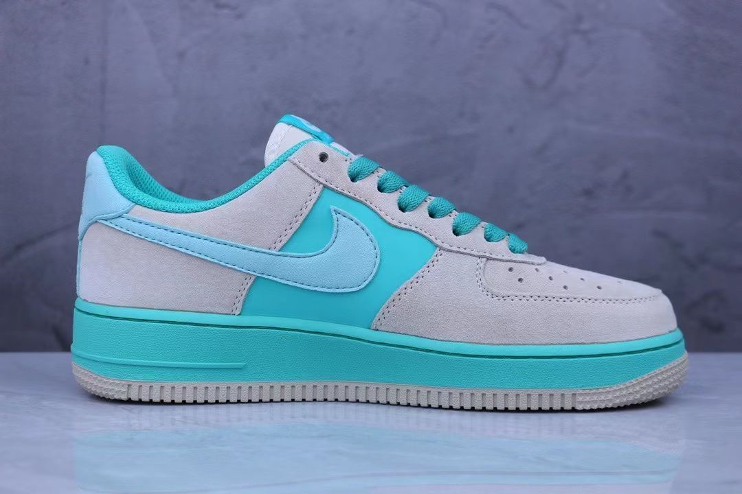 新品未使用 Tiffany & Co. x Nike Air Force 1 Low SP