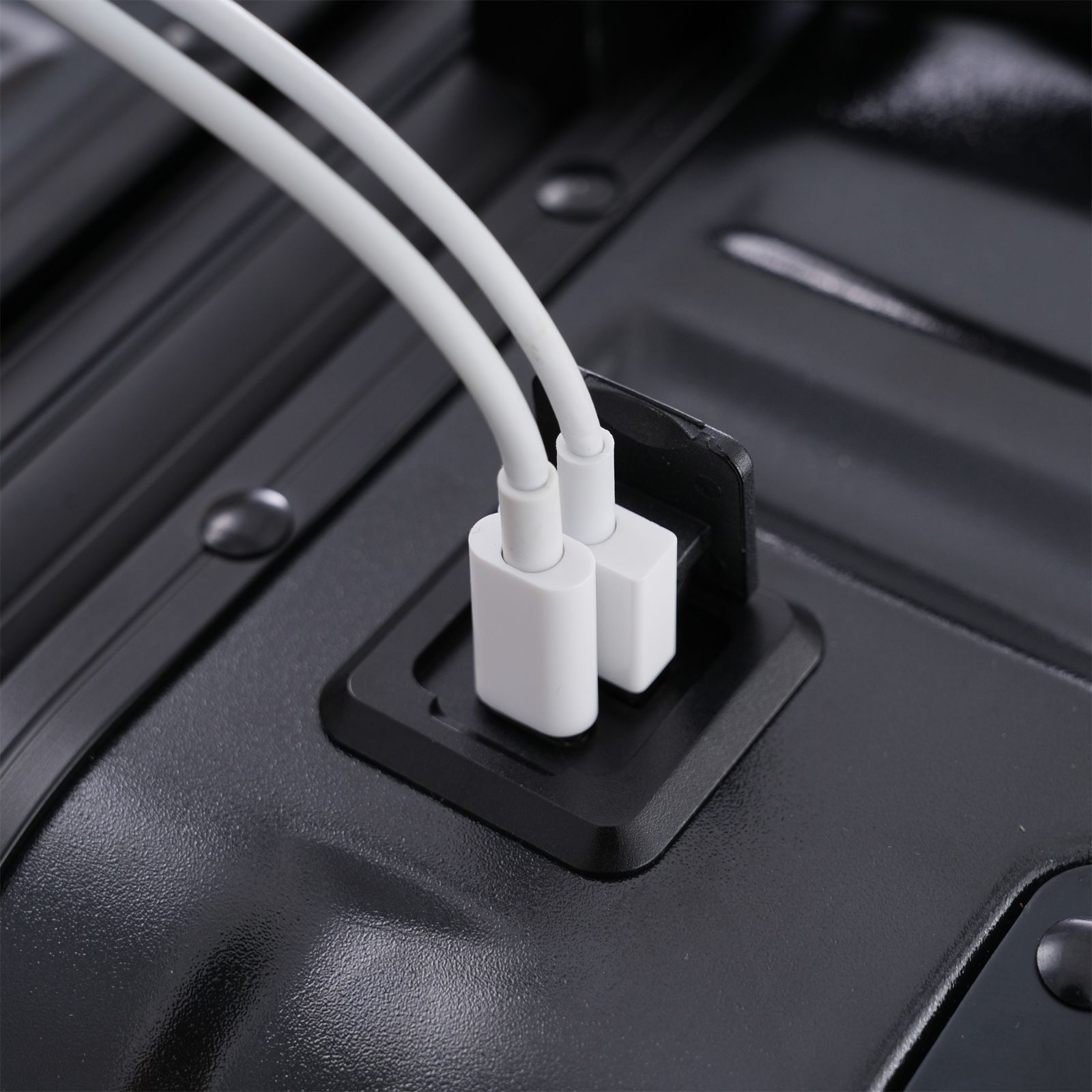 Lサイズスーツケース｜USBポート付き｜7-14日用｜BAPP316713B