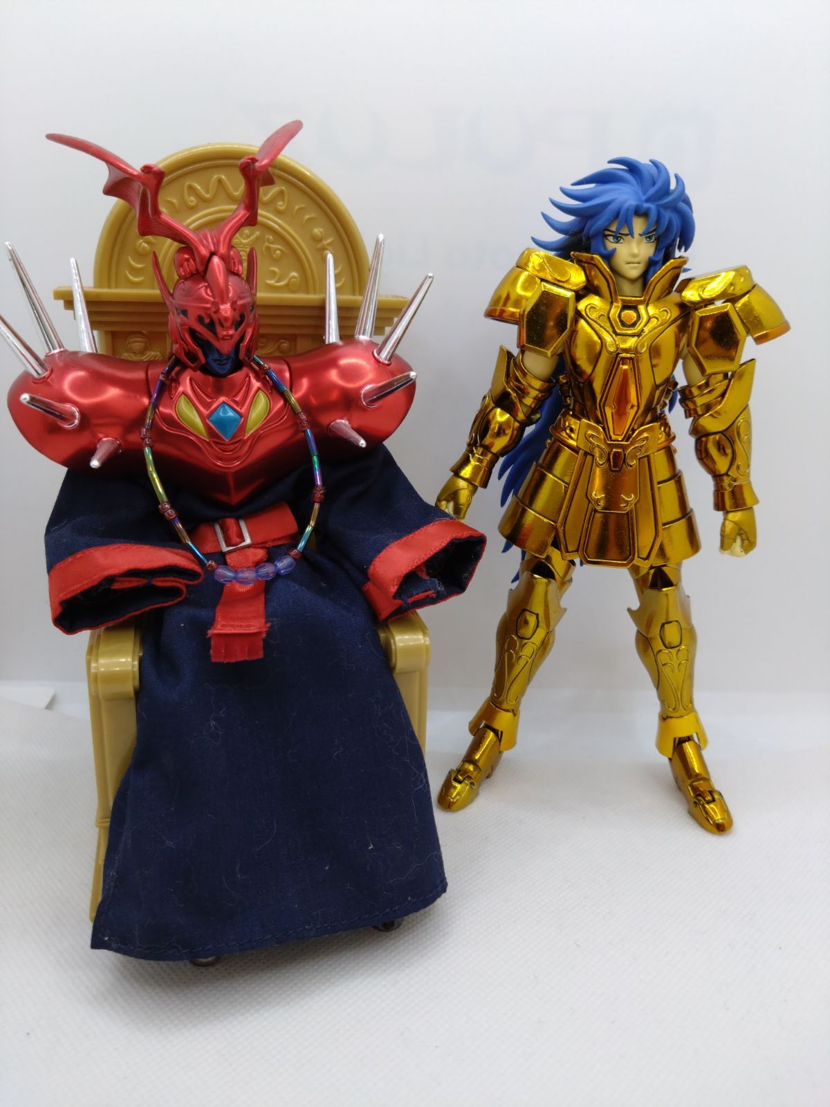 聖闘士星矢 聖闘士聖衣大系 黄金聖衣10体 教皇 聖闘士マント付き