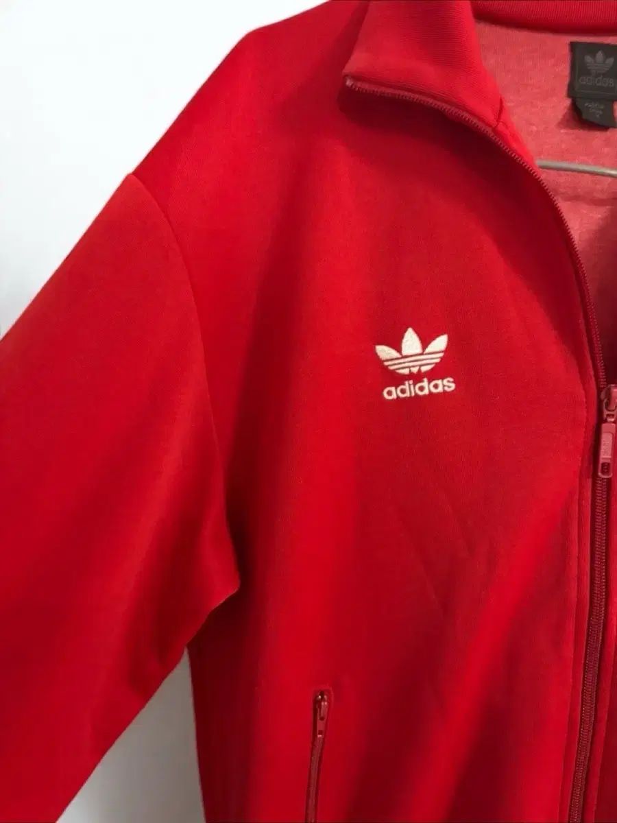 adidas アディダス