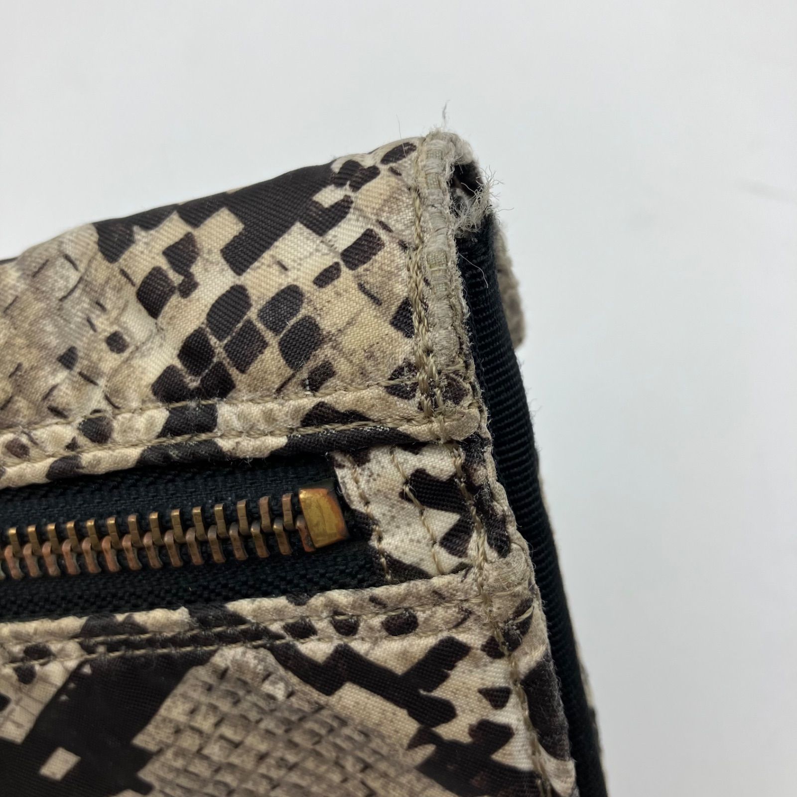 ヘッドポーター　パイソン柄　長財布　美品　財布 HEAD PORTER ヘッドポーター パイソン柄 長財布 三つ折り