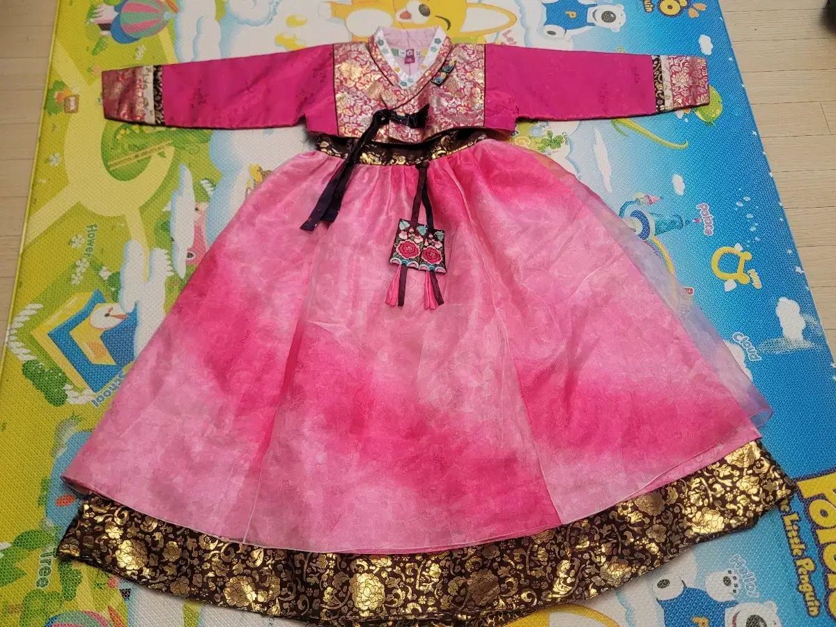 定番人気，本物保証 女の子用韓服 7 サブパラグラフ その他