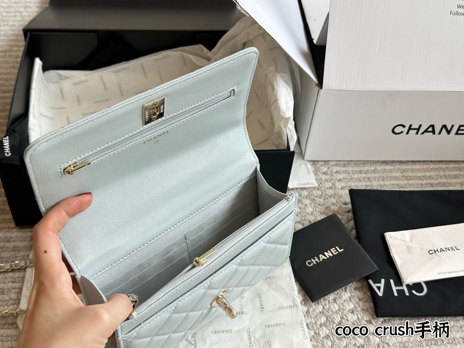 今日特価】Chanel 25SS Coco Crush Metal Handle WOC - シャネル