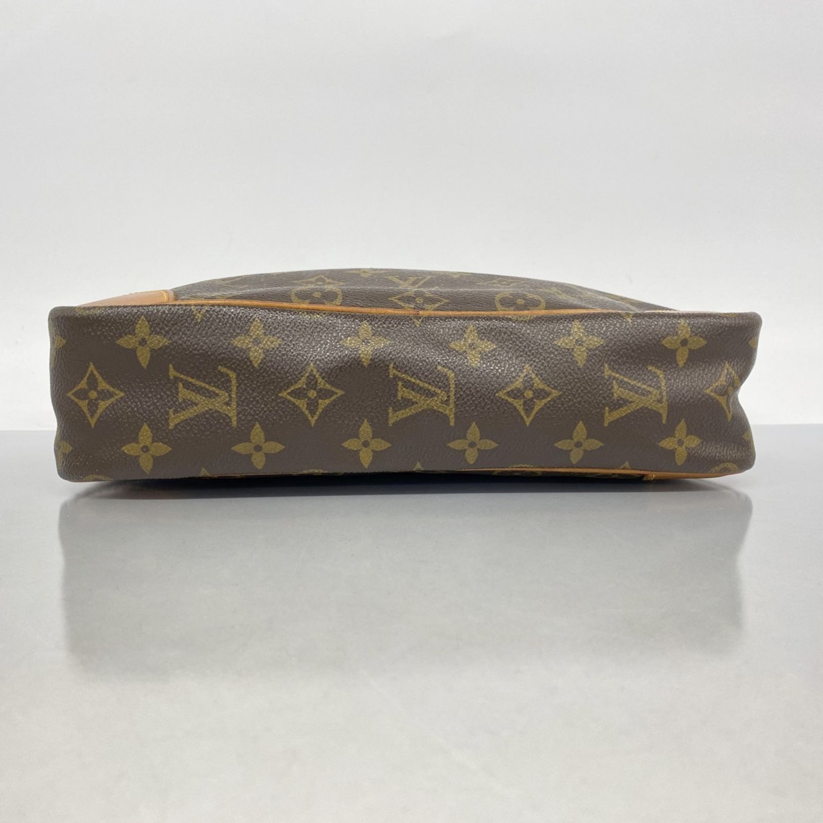 クラッチバッグ