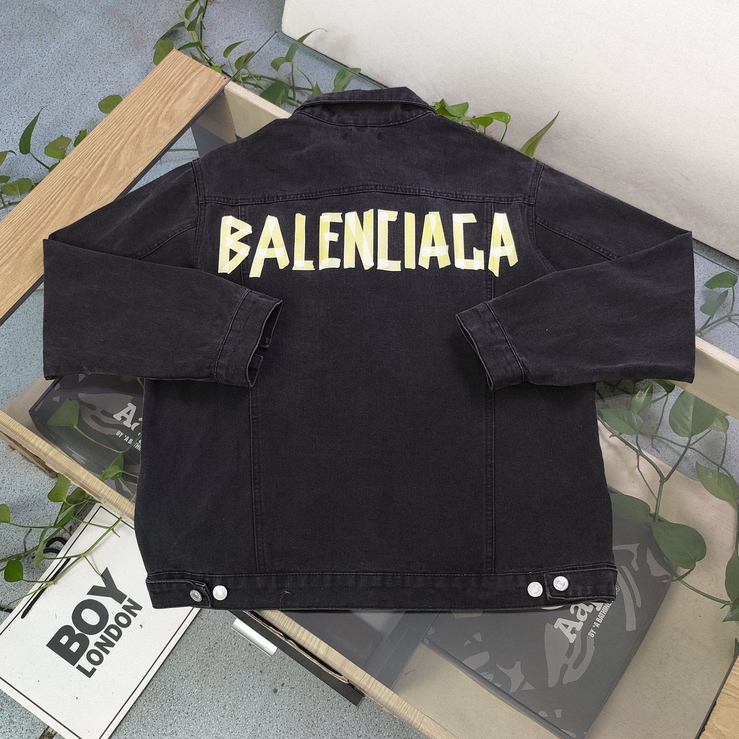 BALENCIAGAグラフィティイエローテープデニムジャケット男女同型 