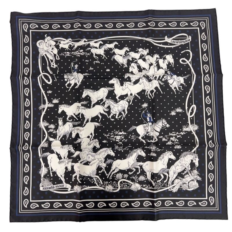 エルメス HERMES カレ55 野生馬 Les Mustangs Bandana ノワール|ブラン|マリン シルク レディース スカーフ