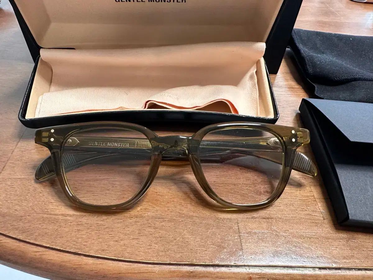 GENTLE MONSTER Dean ブラック ユニセックス 新品 箱ケース付 新品