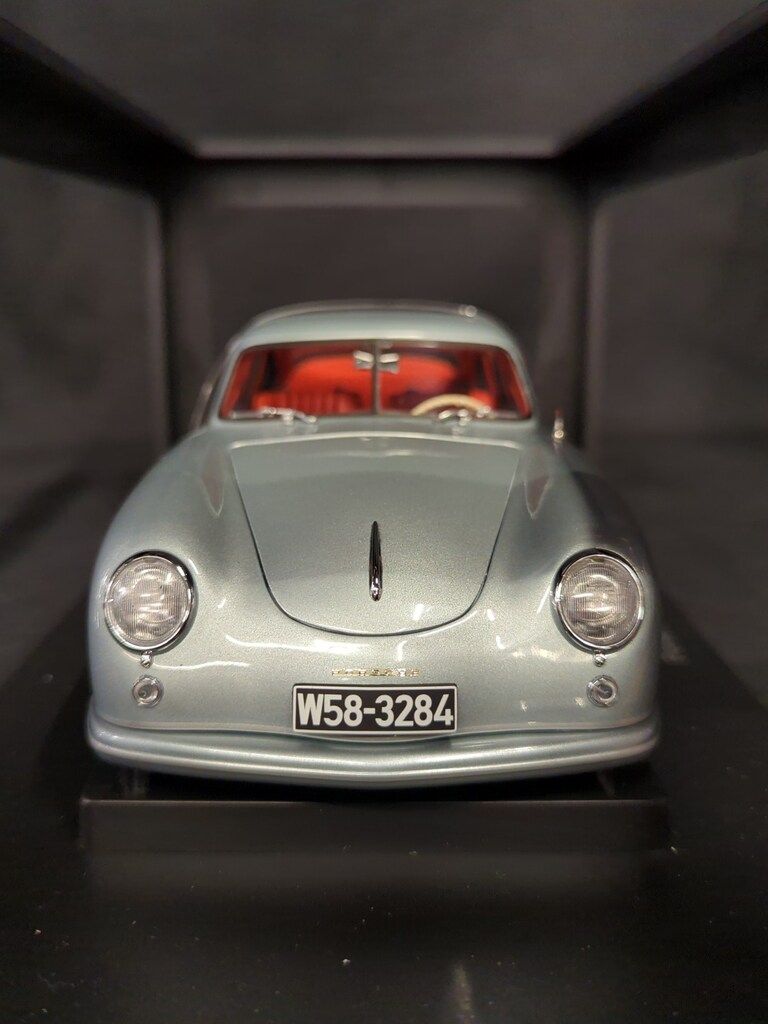 AUTOart 1/18 MILLENNIUM PORSCHE 356 COUPE 1950 (フィッシュ