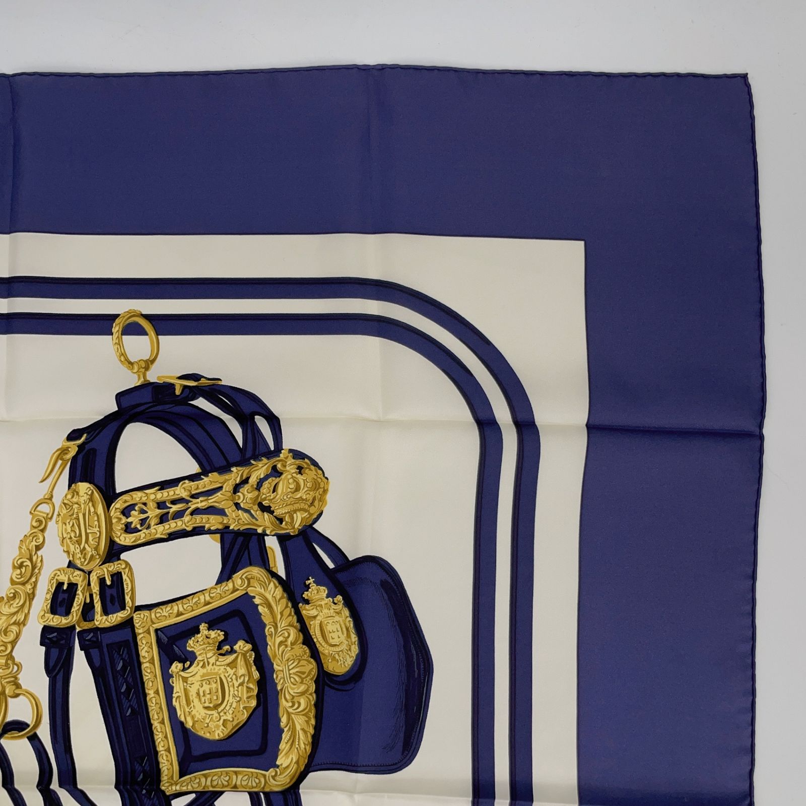 エルメス HERMES カレ90 BRIDES de GALA 紺　スカーフ エルメス(HERMES)エルメス カレ90 BRIDES de GALA スカーフ 衣料