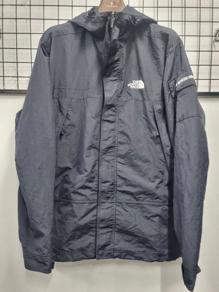 110XXL THE NORTH FACE(ザノースフェイス) ウインドブレーカー