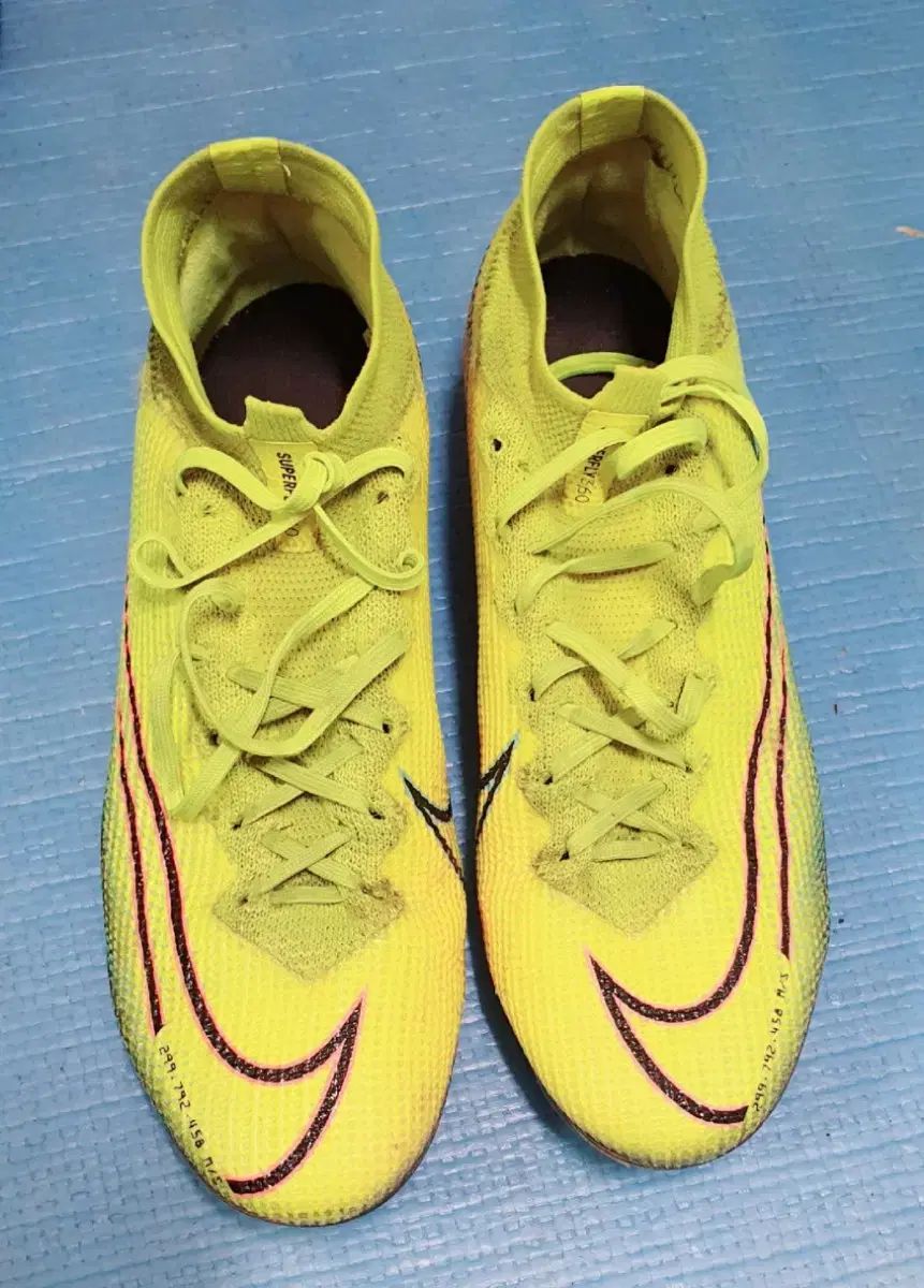 NIKE ナイキ マーキュリアル スーパーフライ 270