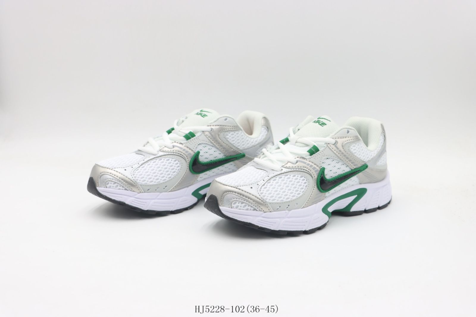 今日特価】Nike ナイキ ランニングシューズ HJ5228-102 ホワイト