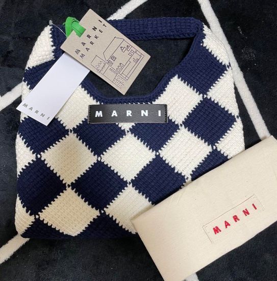 新品 、MARNI マルニマーケット スモール テックウール ハンドバッグエメラルド