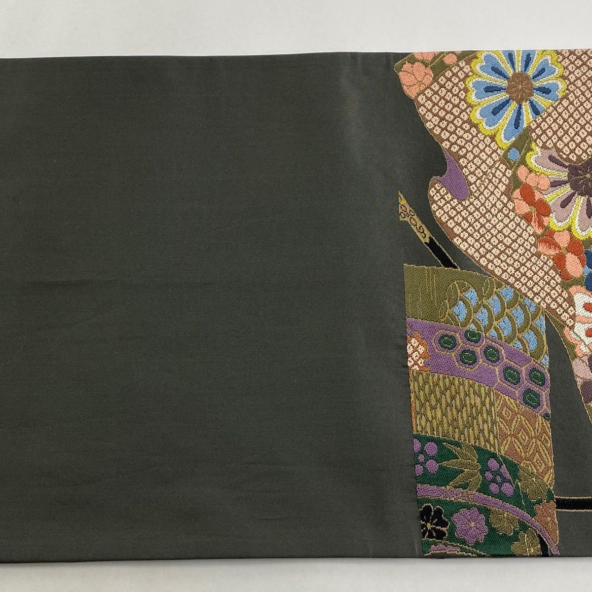 袋帯 名品 白綾苑大庭 落款 誰が袖 草花 金糸 灰色 六通 正絹 袋帯 名品 白綾苑大庭 落款 誰が袖 草花 金糸 灰色 六通 正絹