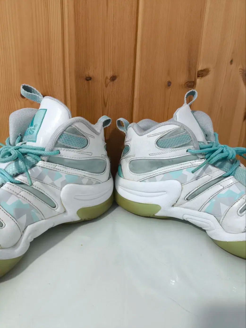 | 0 Crazy adidas コービーブライアント jordan_sneakers アディダス クレイジー II KB8 コービー・ブライアントのアディダス オリジナルス PART.74 (クレイジー98)が今週帰っ ブザービーターのブログ コービー・ブライアントのアディダスクレイジー2が「ブラック」に登場