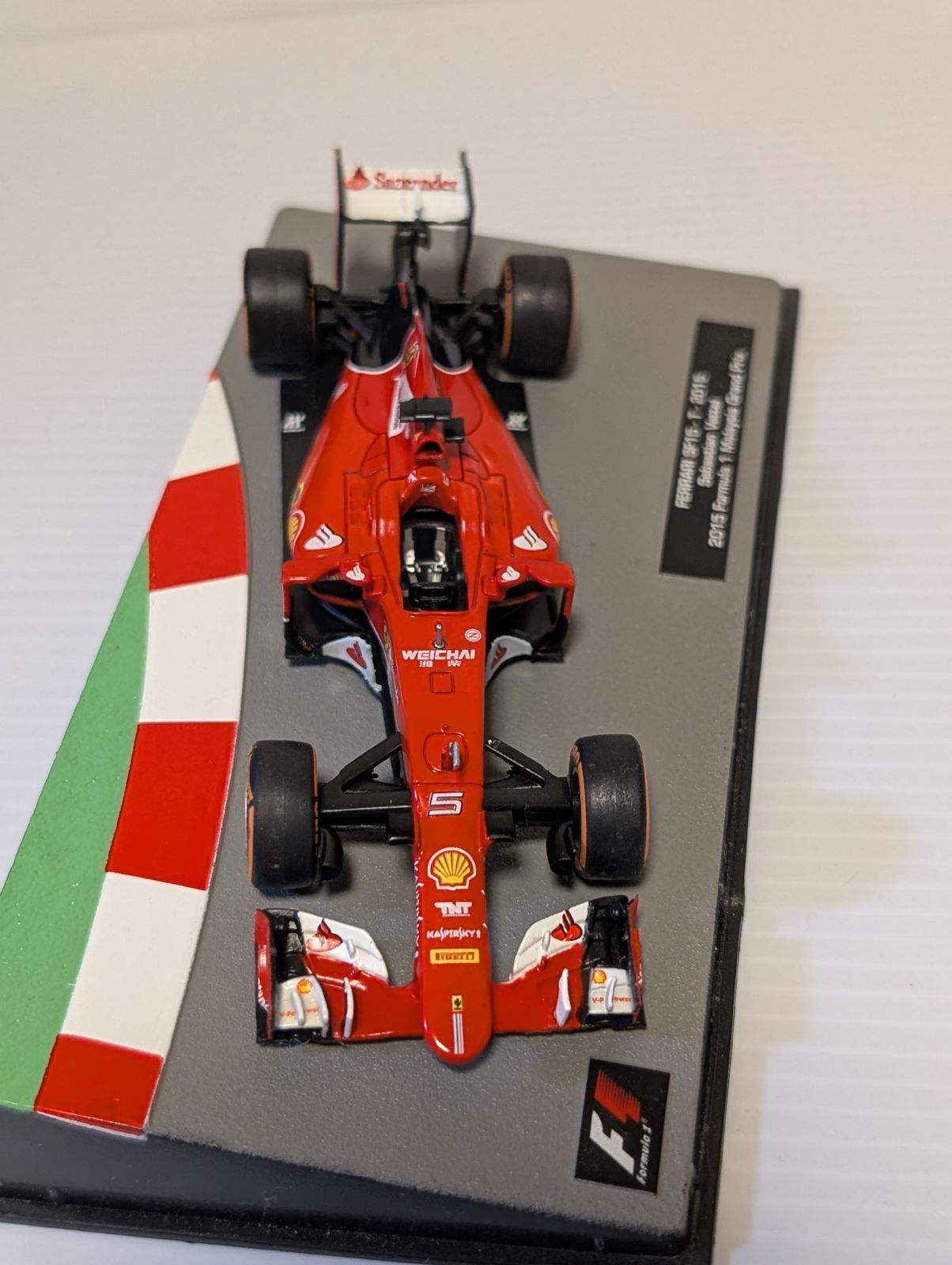 再再価格改定！FERRARI SF15-T セバスチャン・ベッテル 1/43 再再価格改定！FERRARI SF15-T セバスチャン・ベッテル 1/43 再