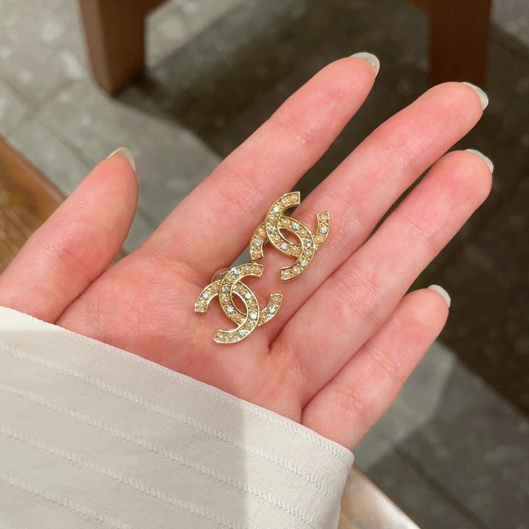 CHANEL ダブルCロゴ チャーム 今日特価】CHANEL シャネル 中古 ダブル C イヤリング