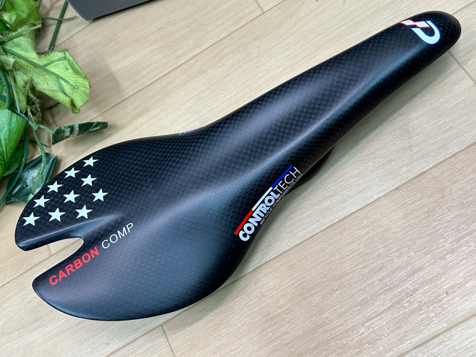 大特価sale!! 未使用品!! CONTROLTECH CARBON COMP SADDLE 126g コントロールテック 超軽量 フルカーボンサドル  ロード ミニベロ クロス ピスト MTB 同梱発送承り中!! M-755 - メルカリ