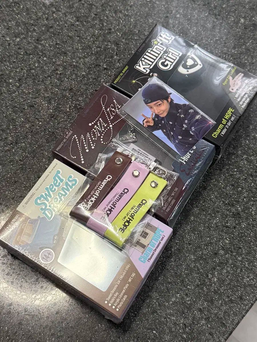 j-hope Charm of HOPE 3種セット 新品未開封  BTS 未開封】BTS j-hope Charm of HOPE 3種セット Amazon.com: j