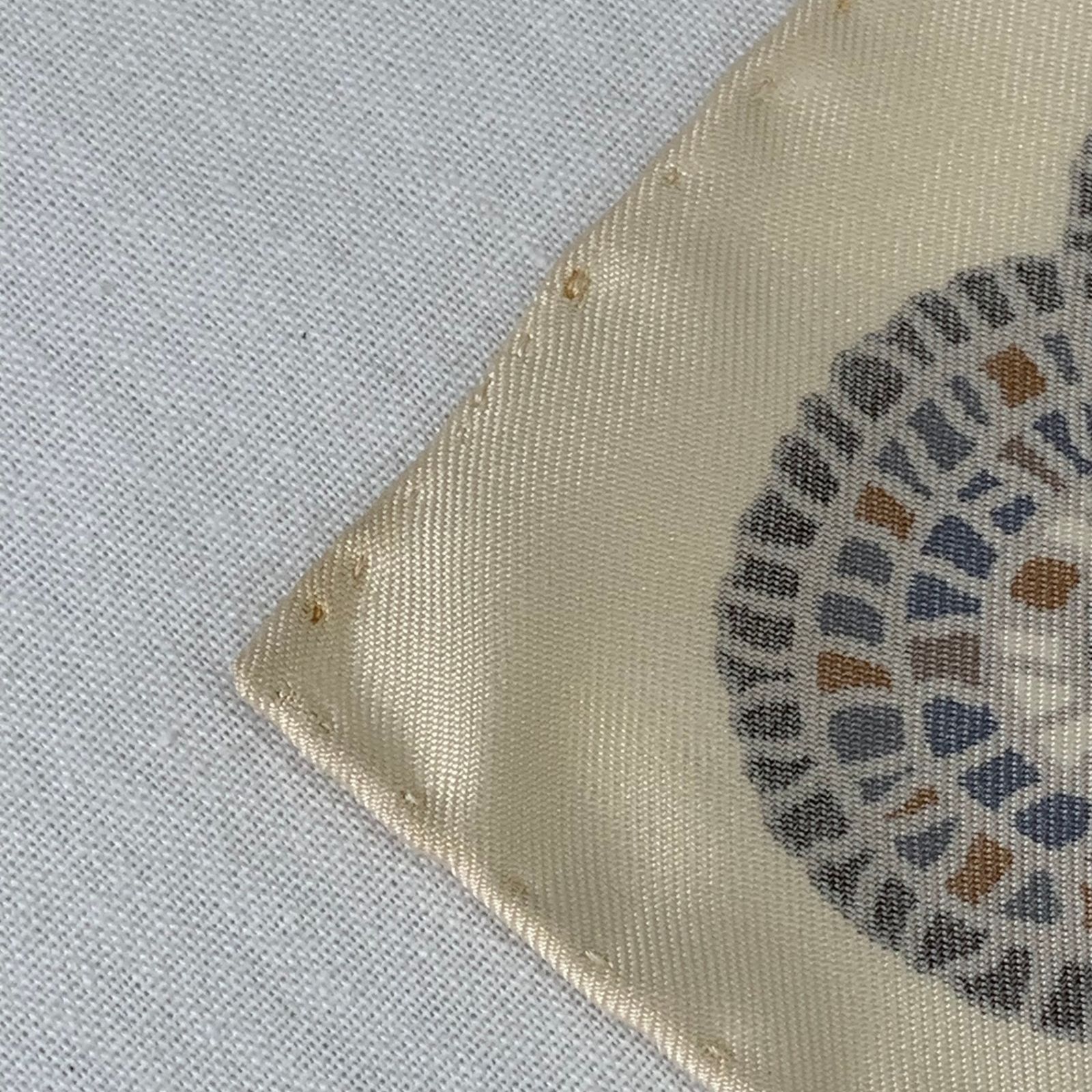 HERMES エルメス カレ90 SOUS LE CEDRE ヒマラヤ杉の下で スカーフ