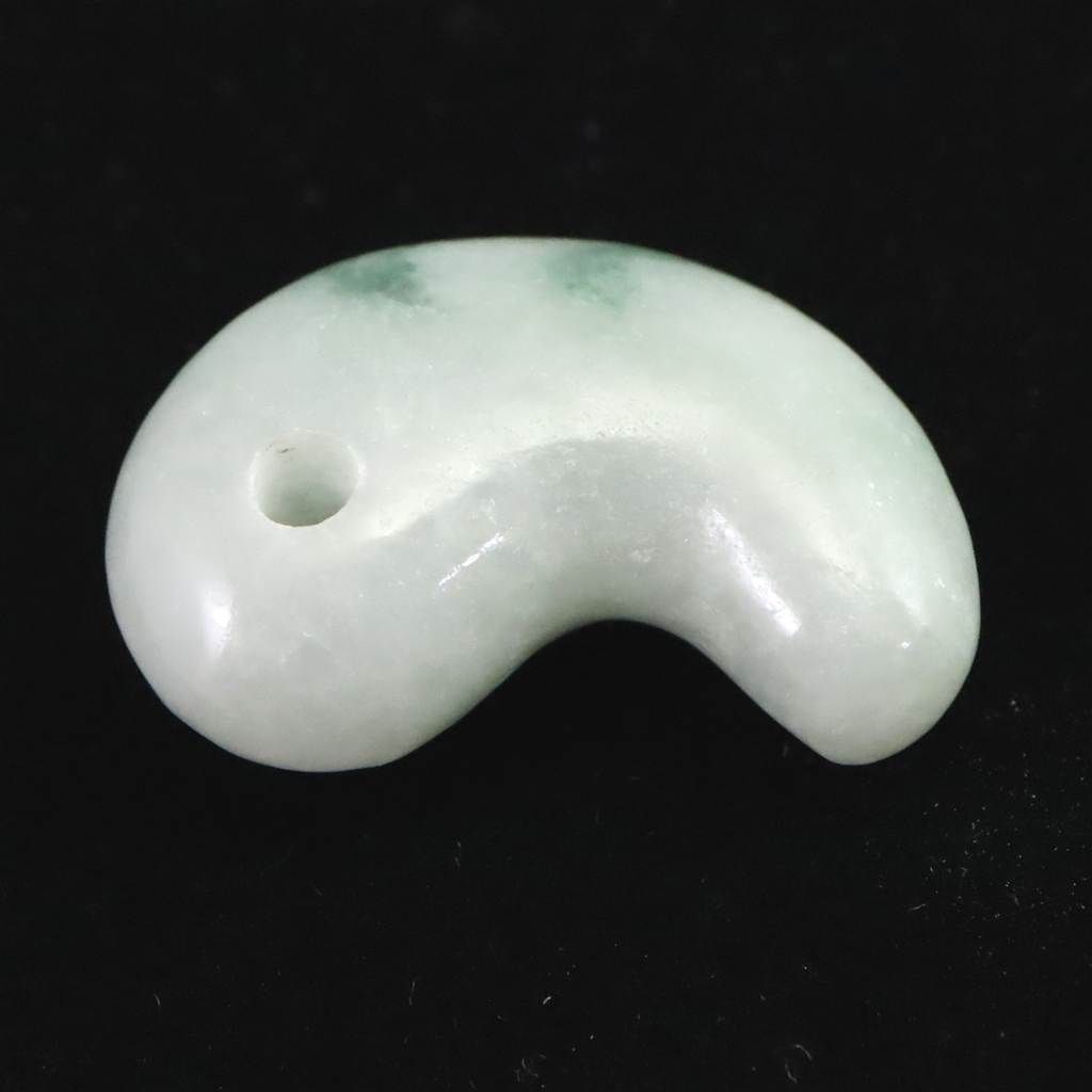 糸魚川翡翠 ヒスイ 小滝産 薄緑 22mm勾玉 ディレクトリカード付