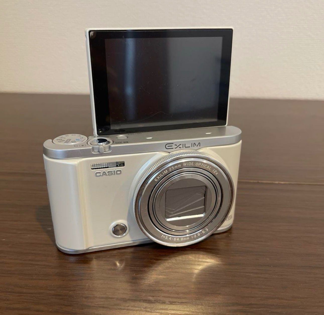 4783 CASIO EXILIM ZR3200 ホワイト デジカメ ジャンク 4783 CASIO EXILIM ZR3200 ホワイト デジカメ ジャンク - メルカリ