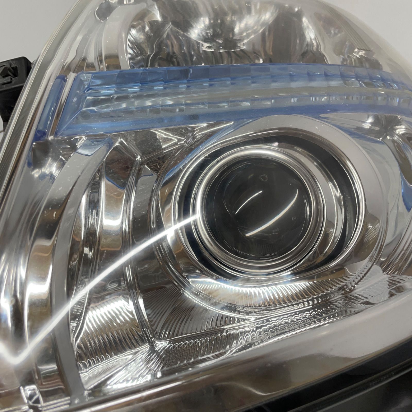 【コーティング済】日産 E51 NE51 MNE51 エルグランド 中期 後期 ヘッドライト ランプ レンズ 左右セット LR HID ブルー  電動レベライザー付き KOITO 100-24852 P60676