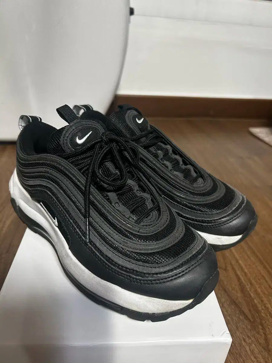レディース NIKE(ナイキ) エアマックス ゴルフシューズ 出品