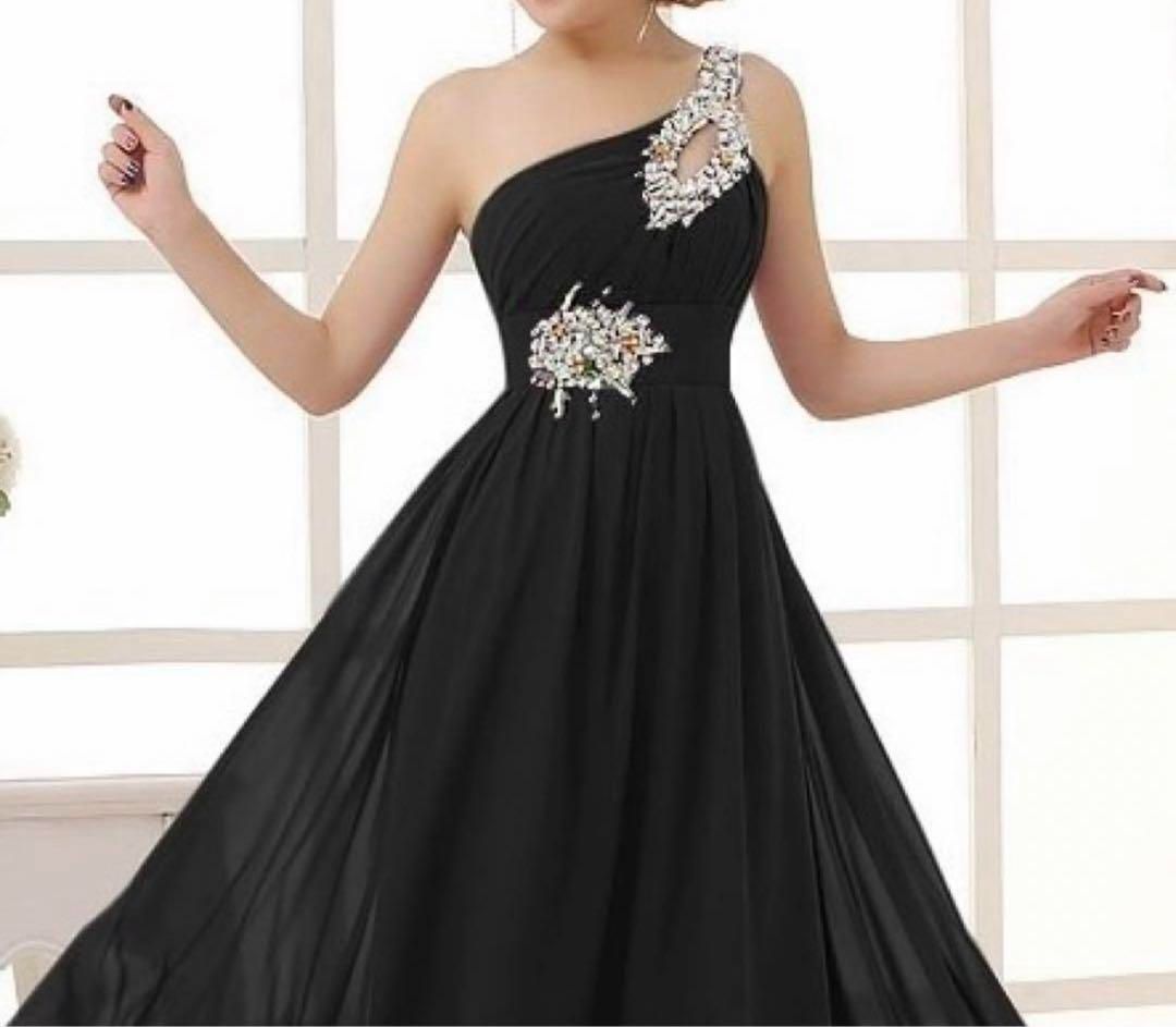 ビジューがオシャレなワンショルダー イブニングドレス?.? - メルカリ