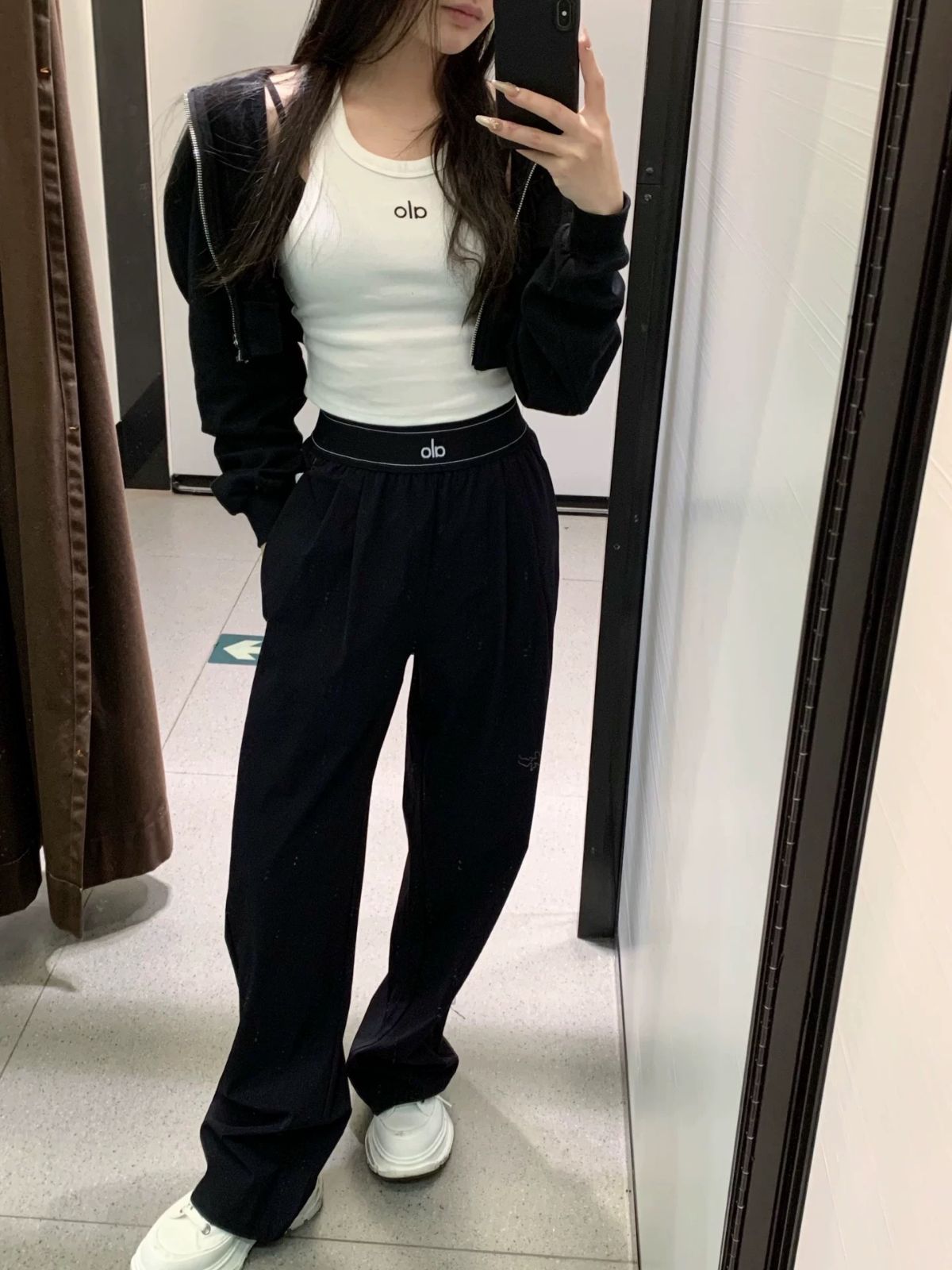 ALO YOGA ワイドパンツ 黒 M スポーツ用 美品 Alo Yoga パンツ ボトム トラウザー アローヨガ ゆったり ワイド