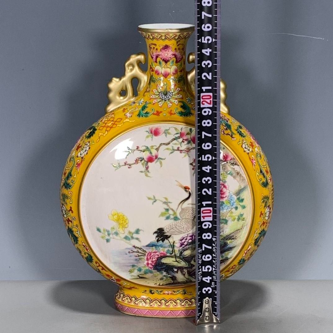 乾隆黄釉蒔絵開窓粉彩鶴抱月花瓶  陶磁器  現代工芸品 美術品 置物 乾隆黄釉蒔絵開窓粉彩鶴抱月甁 花瓶 景徳鎮