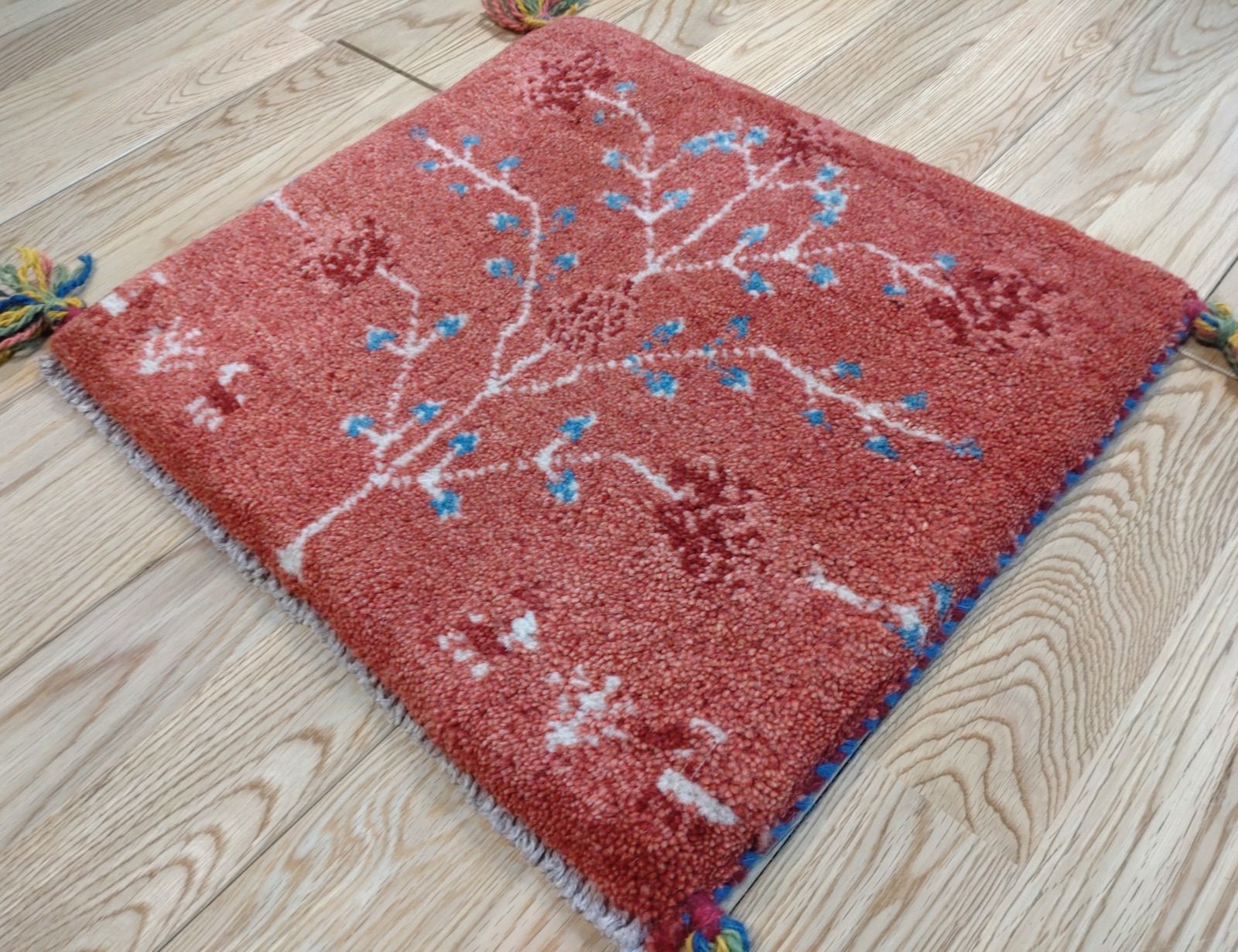 安い割引 ペルシャ ギャッベ ミニマット 40×38 水色 ザクロの花