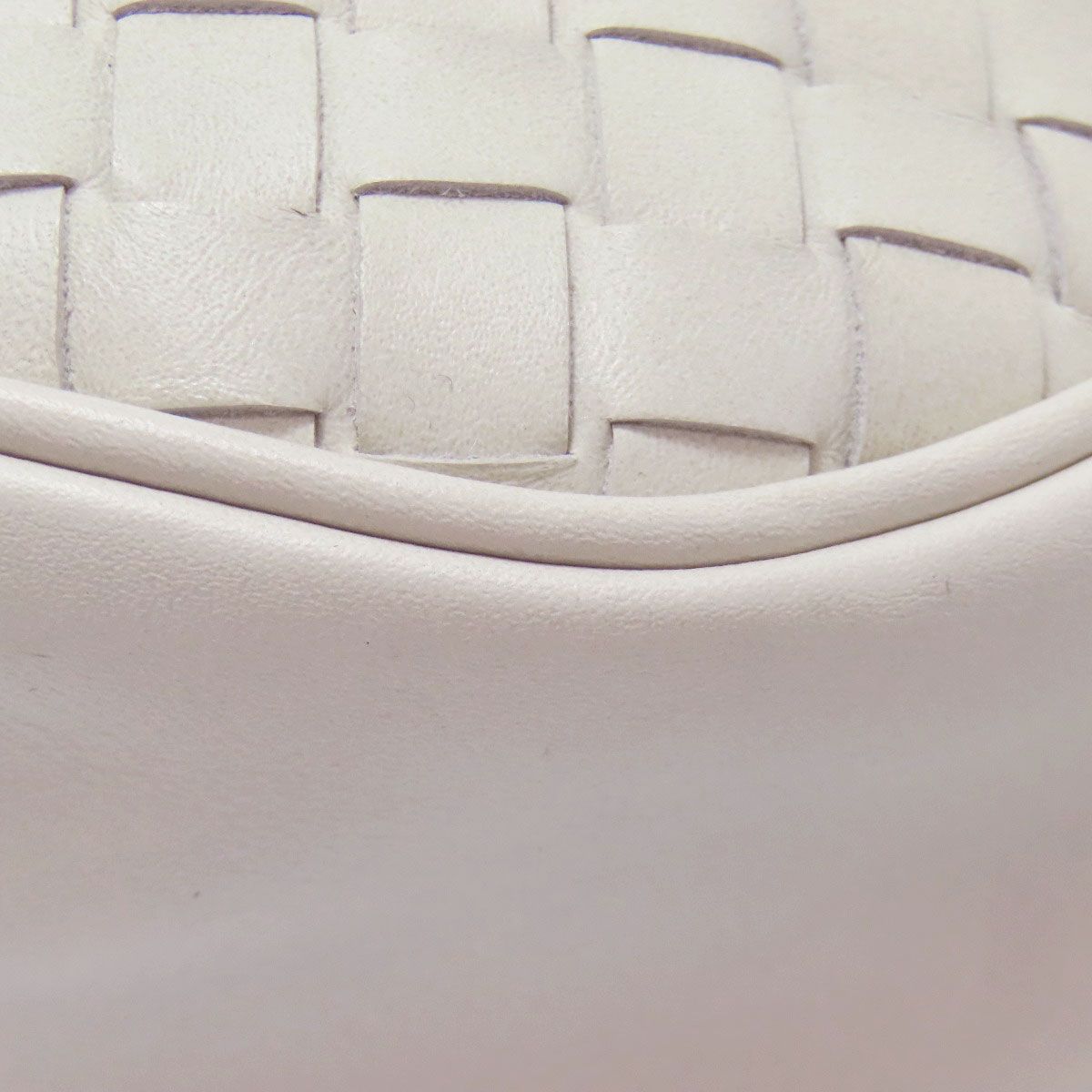 BOTTEGA VENETA ボッテガヴェネタ イントレチャート ボディバッグ カーフ レディース DECORATOM_COM_BR