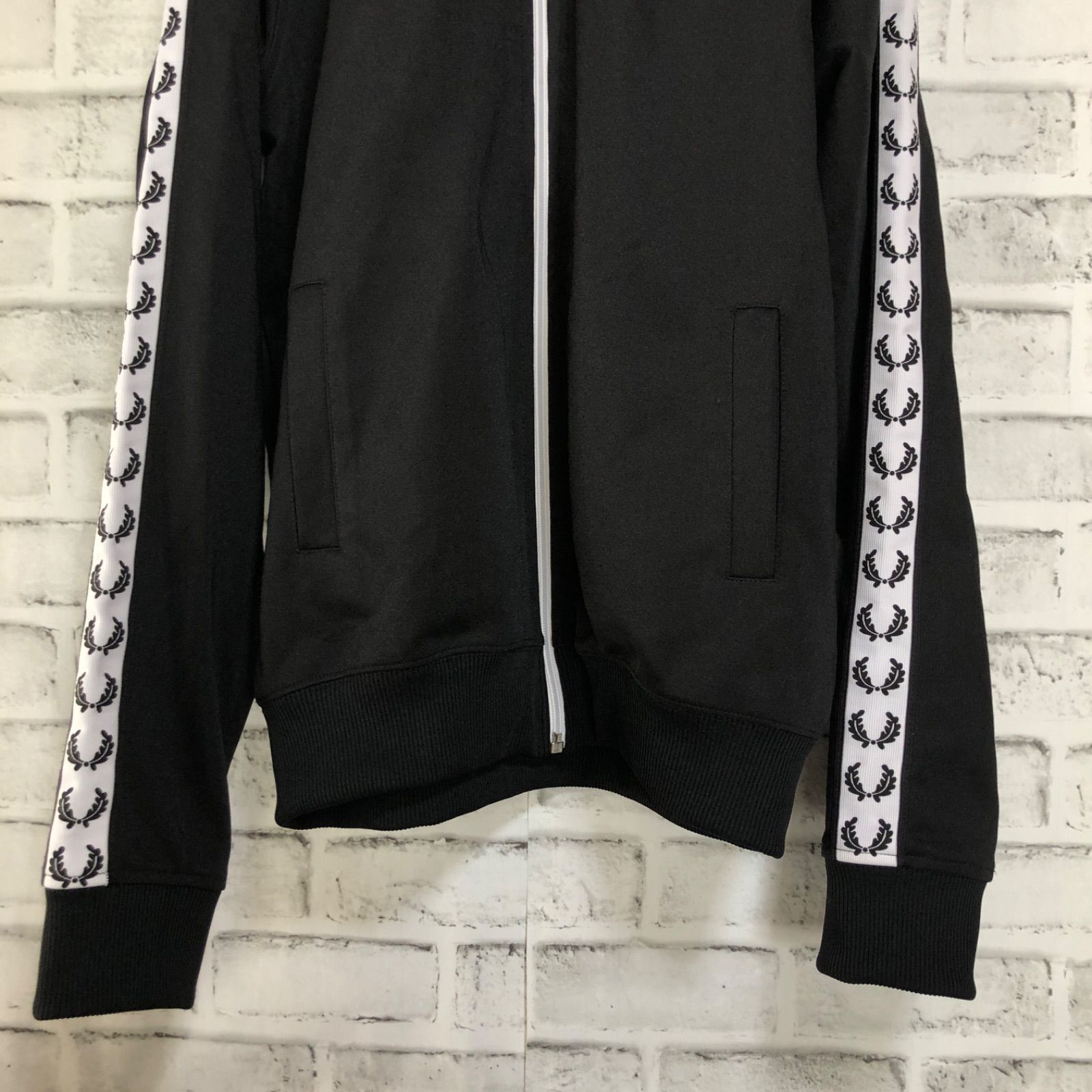 【レア】フレッドペリー ポルトガル製 トラックジャケット ジャージ 袖ロゴ月桂樹 Fred Perry⭐️トラックジャケット/ジャージ S 刺繍月桂樹