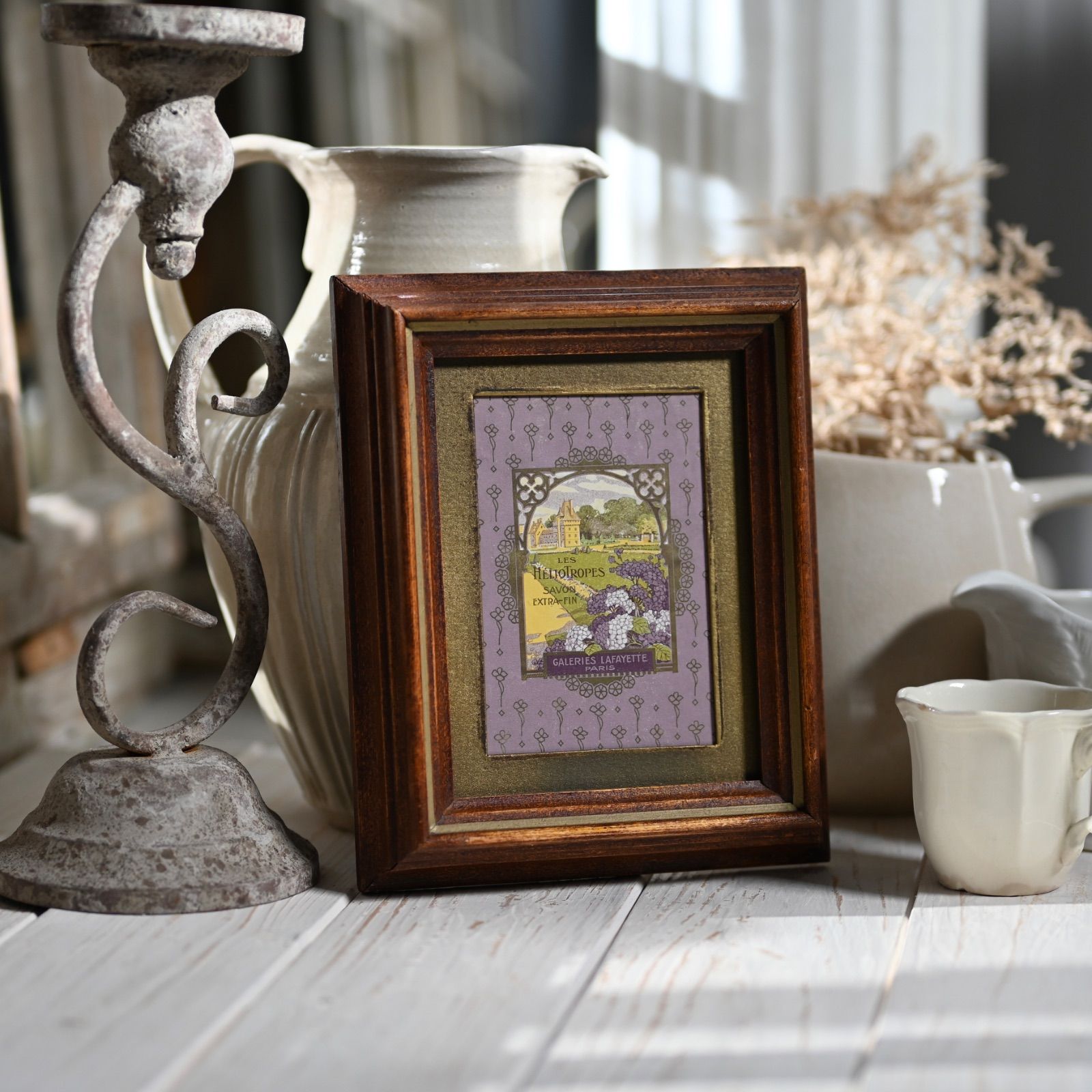 オリジナルインテリア ヴィンテージフレーム「LES HÉLIOTROPES」アンティーク ラベルと古い