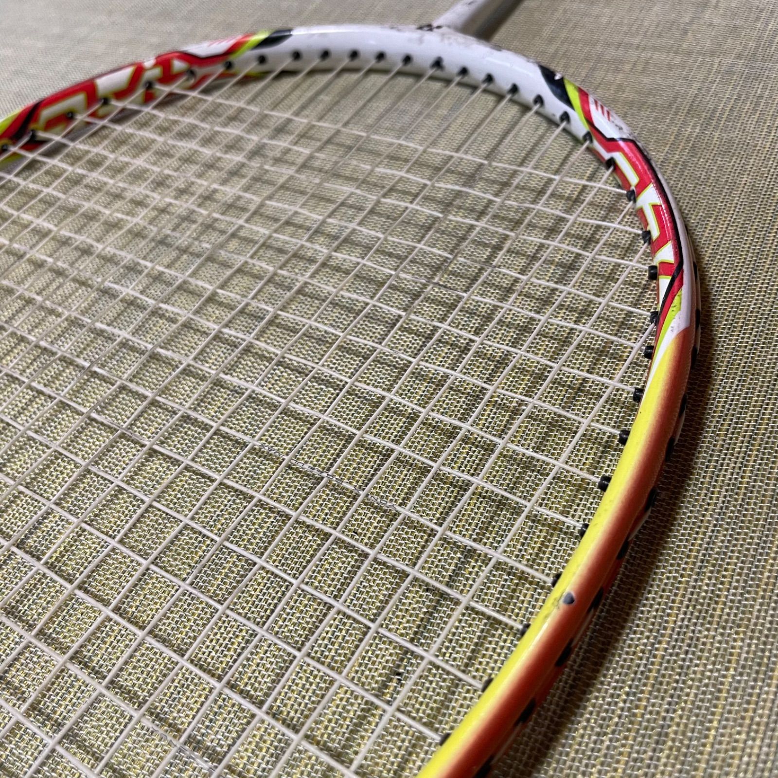 ヨネックス バドミントン ナノレイ200 NANORAYイエロー/レッド