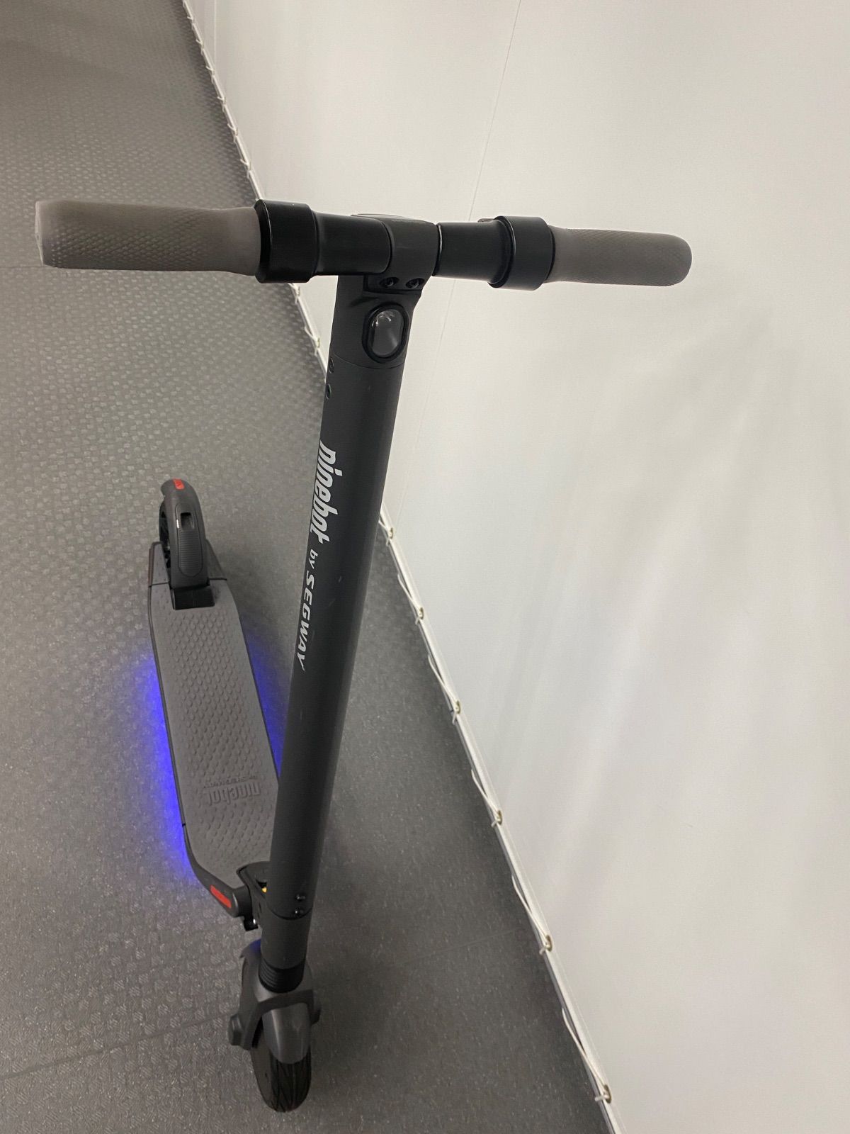 【引き取り限定】Segway Ninebot ES2 セグウェイ ナインボット Ninebot KickScooter by Segway (ES2) Dark Grey | Upgraded