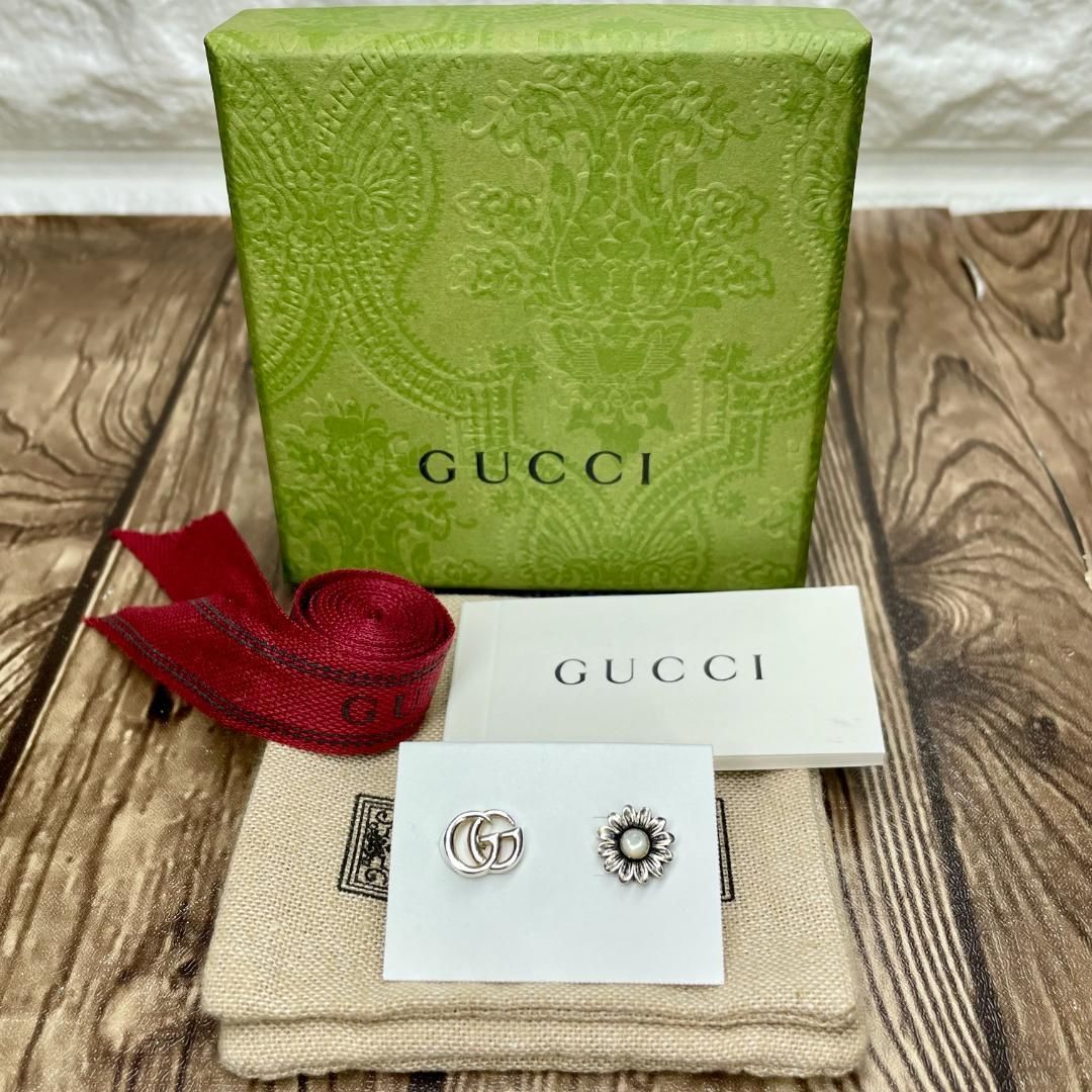 GUCCI ダブルG フラワースタッズピアスAg925 マザーオブパール
