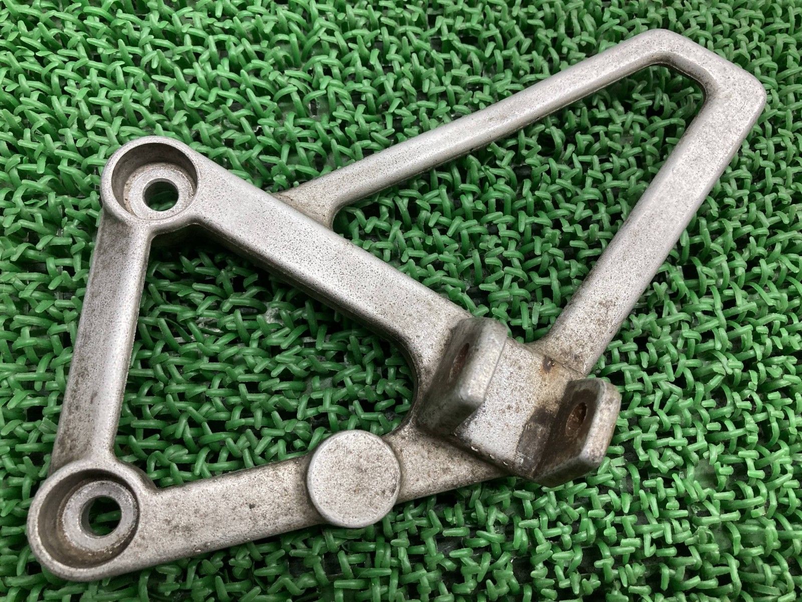 NSR50 ステップホルダー 左 GT4 ホンダ 純正 中古 バイク 部品 AC10 ステッププレート ブラケット コケキズ無し 品薄 Sr