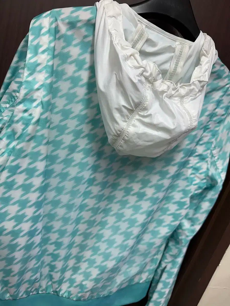 フード付きジャケット