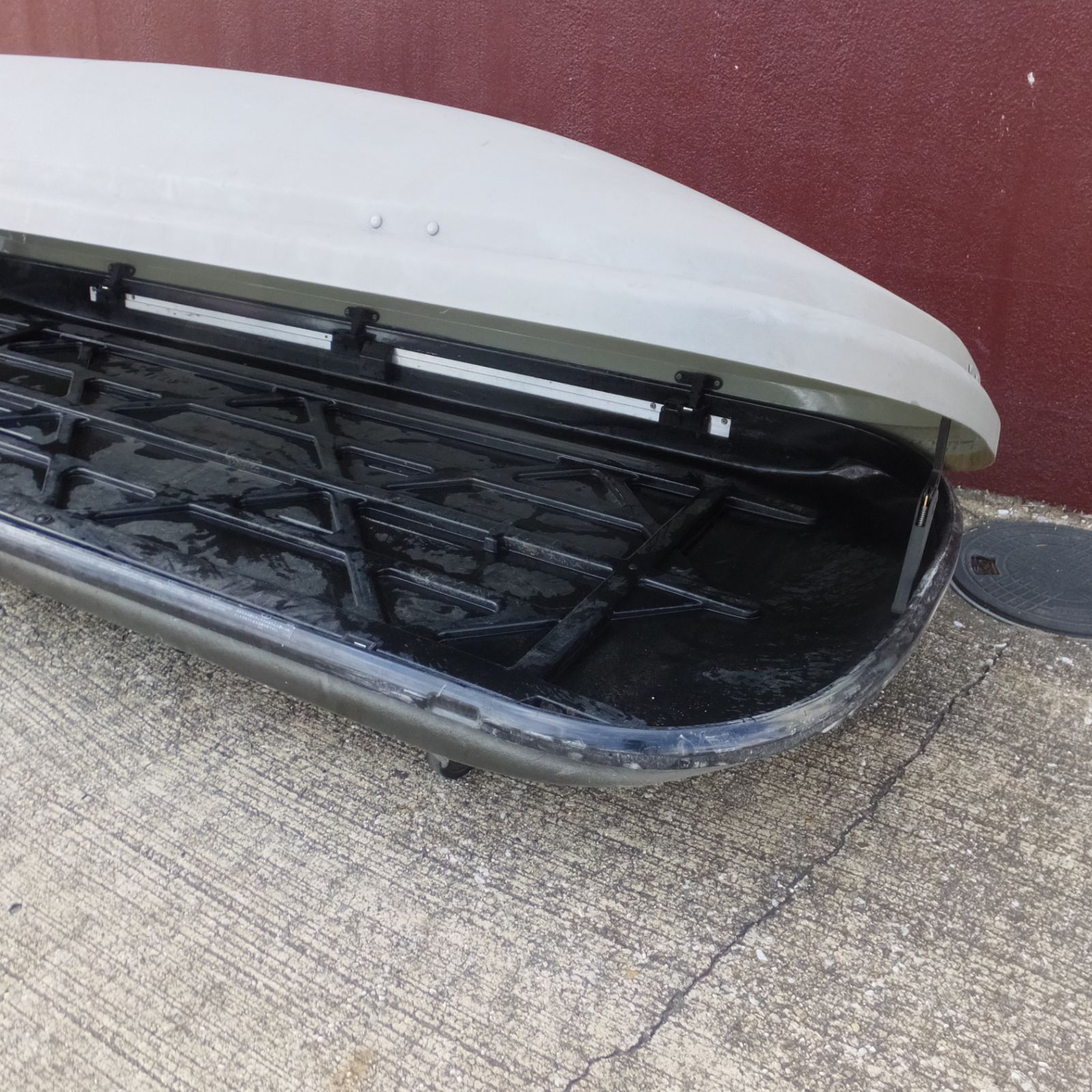 S【引き取り限定中古品】  THULE  alpina. ルーフボックス  付属品有り 引き取り限定中古品】 THULE alpina. ルーフボックス 付属品有り