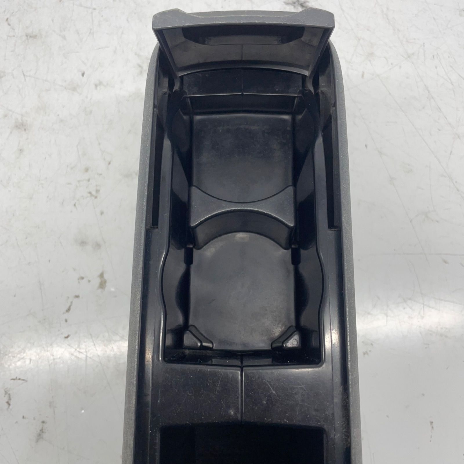 トヨタ純正 シエンタ NCP81G コンソールボックス ドリンクホルダー グレー トヨタ純正 シエンタ NCP81G コンソールボックス ドリンク
