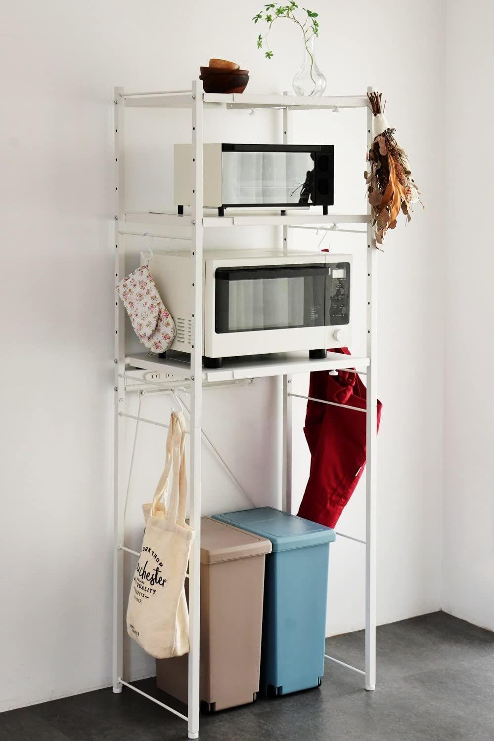 ゴミ箱上ラック 冷蔵庫上ラック 【幅50～80cm伸縮可・2口コンセント付き】 Amazon.co.jp: ゴミ箱上ラック 冷蔵庫上ラック 【幅50～80cm伸縮可・2