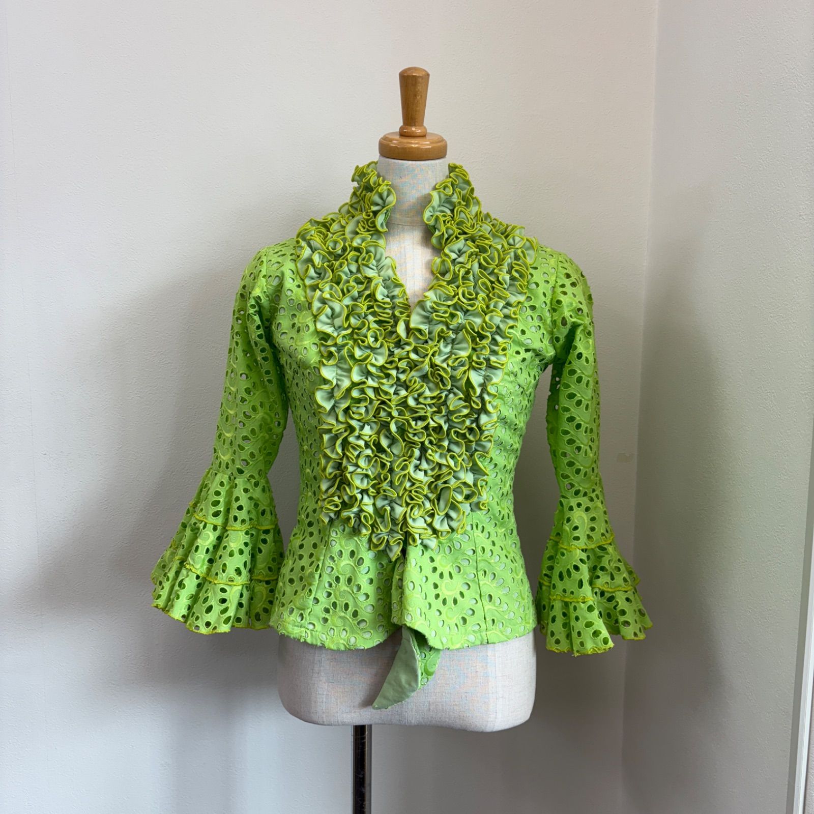 ソニアジョーンズ フラメンコ衣装 トップス 黄緑 フリル レース 長袖