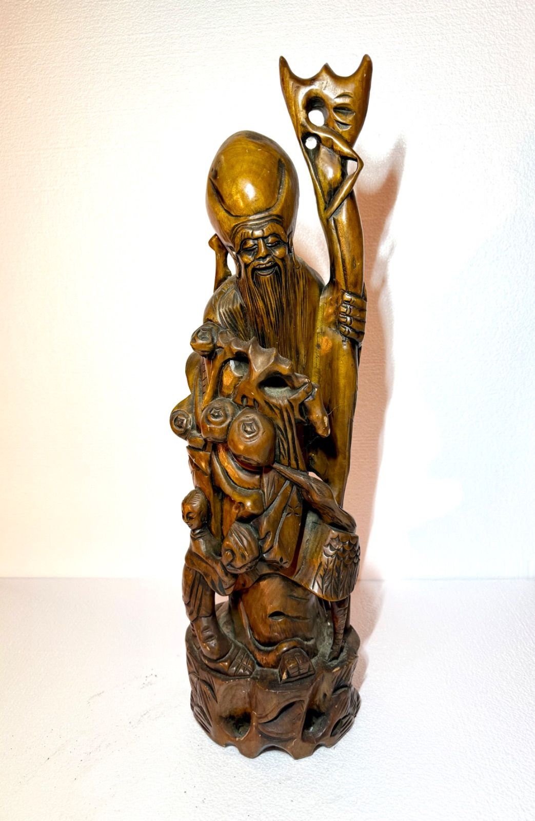 木彫 珍品 恐竜 イリテーター(イリタトール) 頭骨模型 14cm