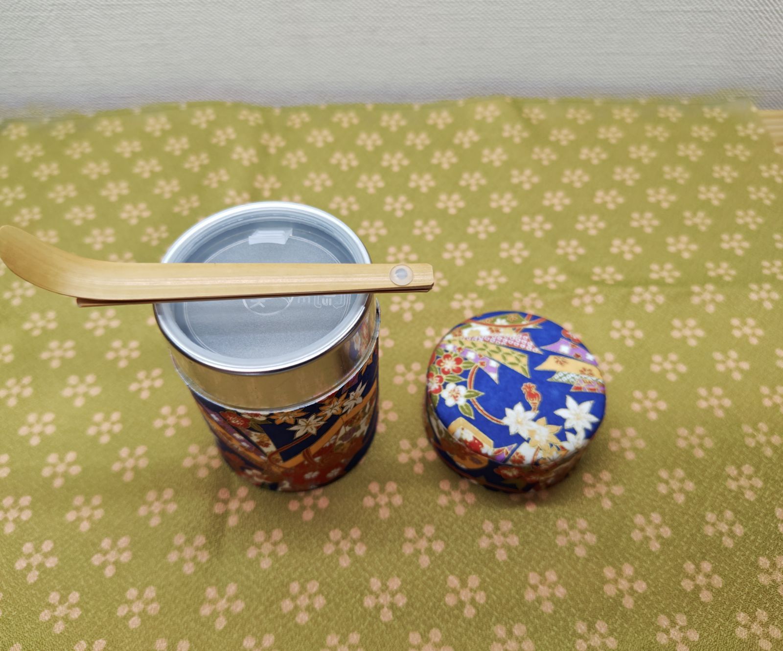 専用画面 送料込【逢絢亭・新品】茶道具 抹茶や懐紙などのセット 逢絢亭・新品】茶道具 一服セット 紙箱入り - メルカリ