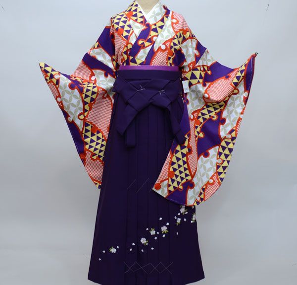 2尺袖着物 刺繍袴 一式【中古】 (卒業 白 レース 蝶 パール 大人 S 