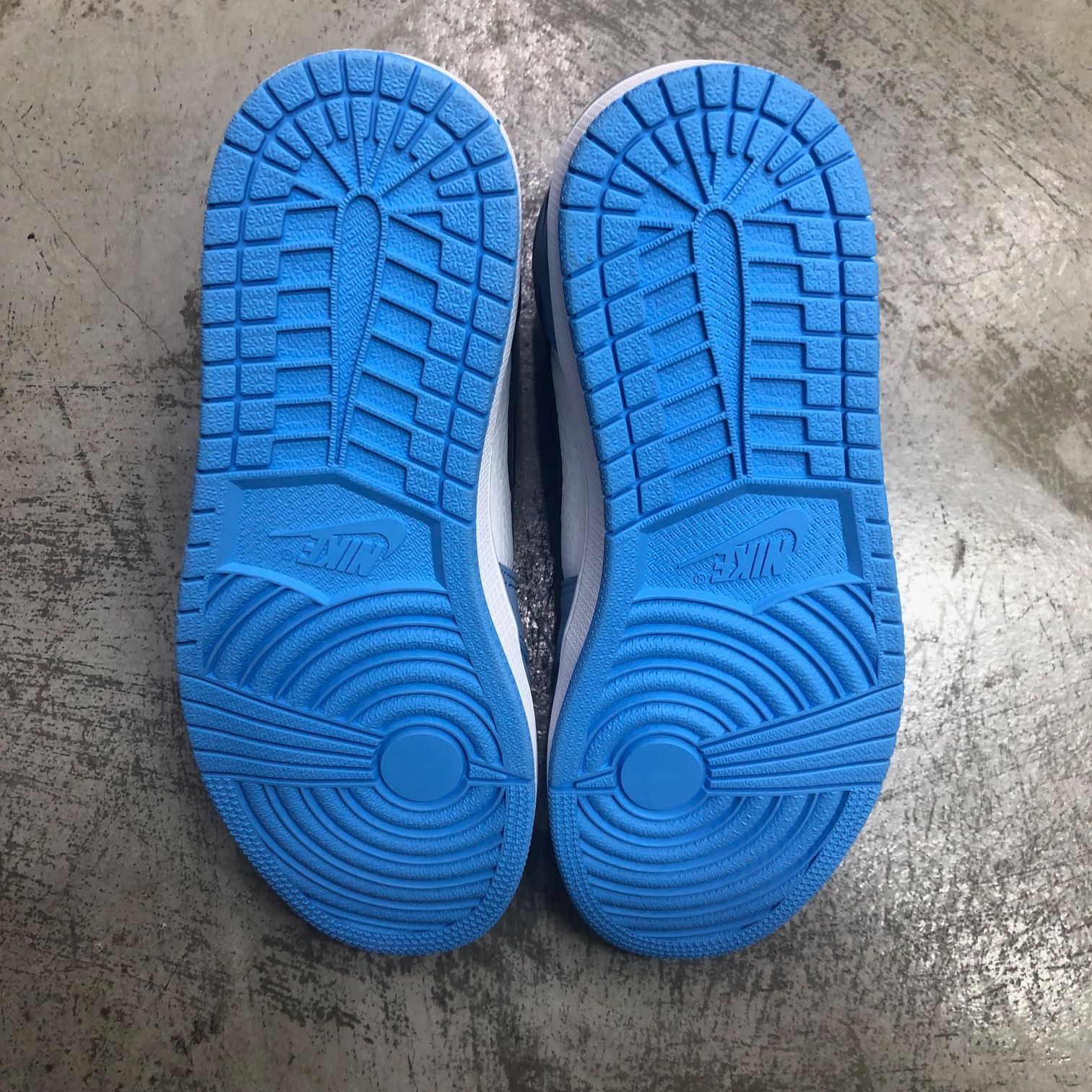 新品 NIKE AIR JORDAN 1 RETRO HIGH OG WHITE/UNIVERSITY BLUE